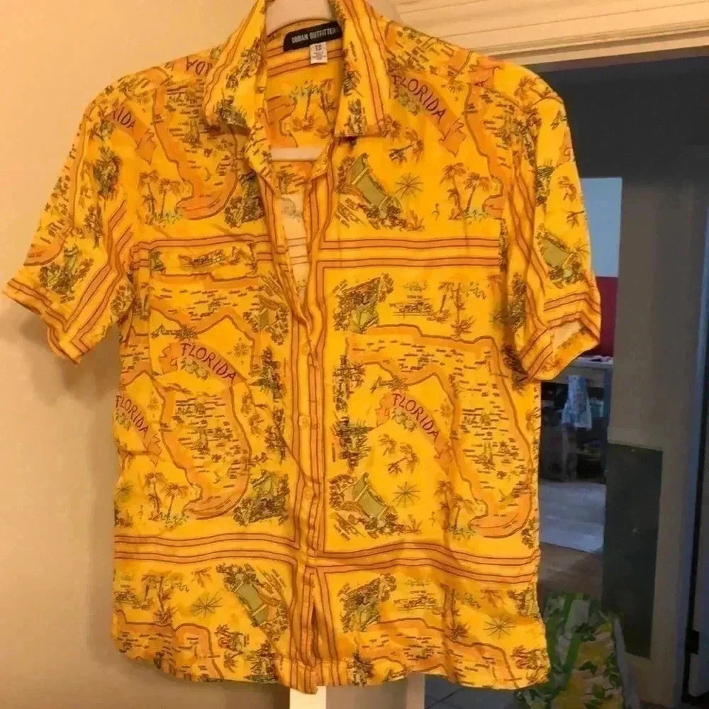 Urban Outfitters button down short sleeve Florida shirt. Size XS